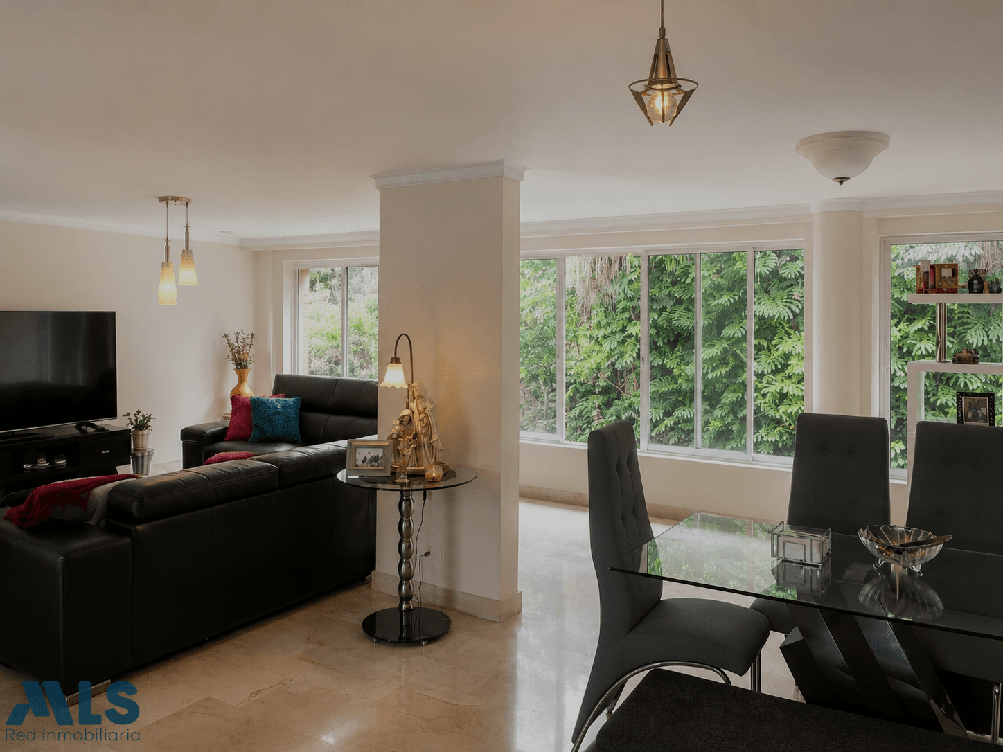 Casa en venta en El Tesoro, Poblado, Medellín — foto 1 de 12