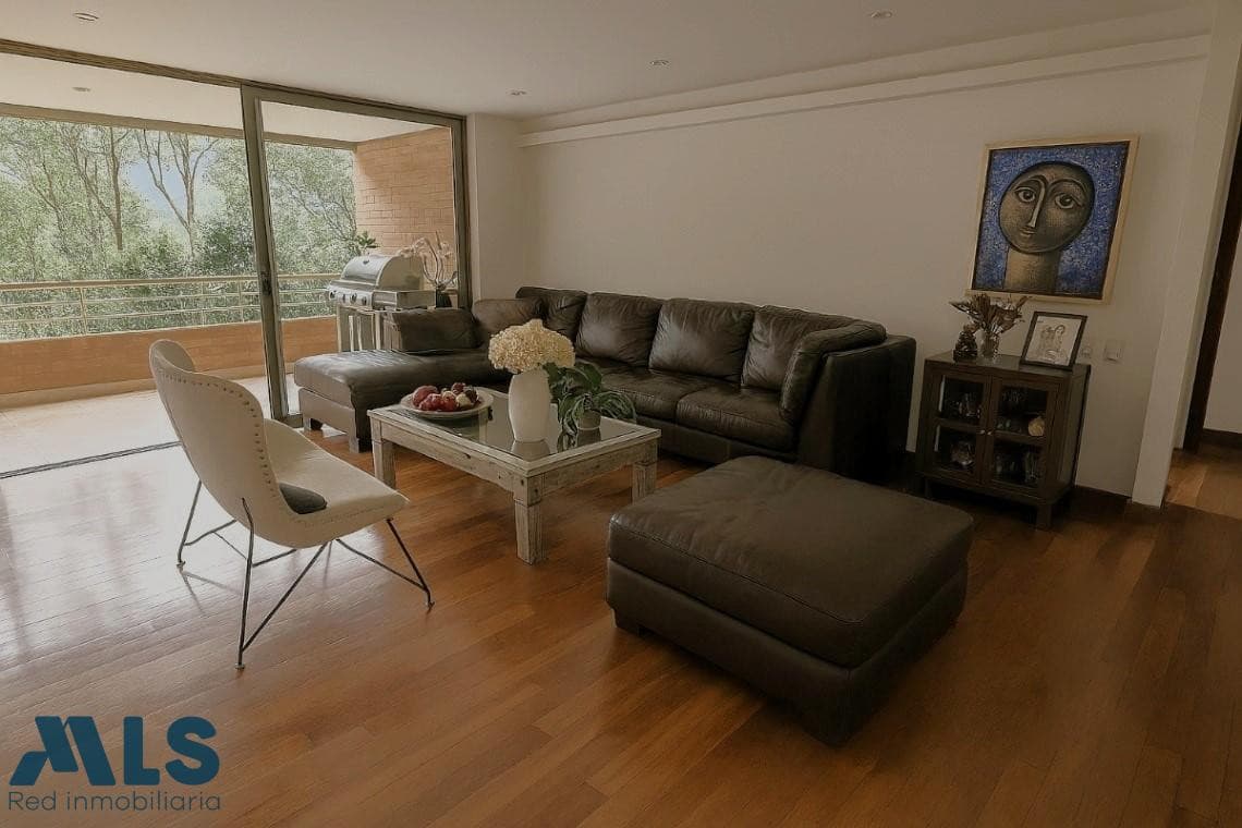 Apartamento en venta en Altos Del, Poblado, Medellín — foto 1 de 25