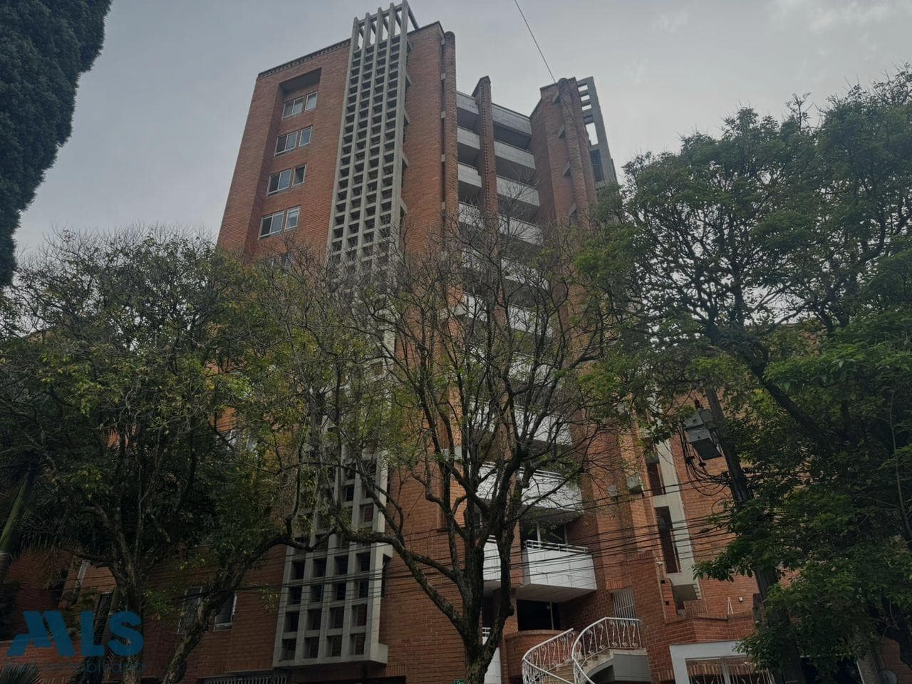 Apartamento en venta en Laureles, Medellín — foto 1 de 21