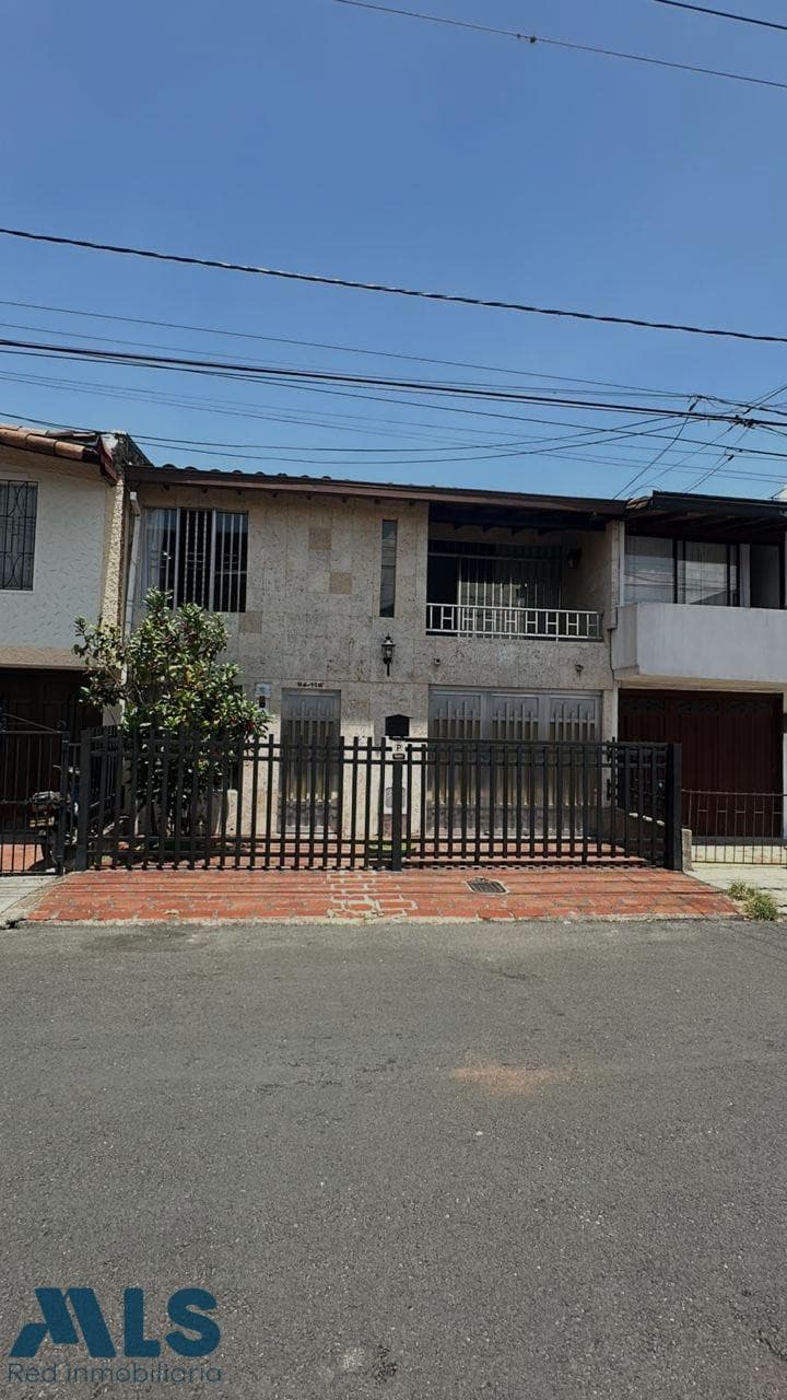 Casa en venta en San Pablo, Belén Guayabal, Medellín — foto 1 de 29