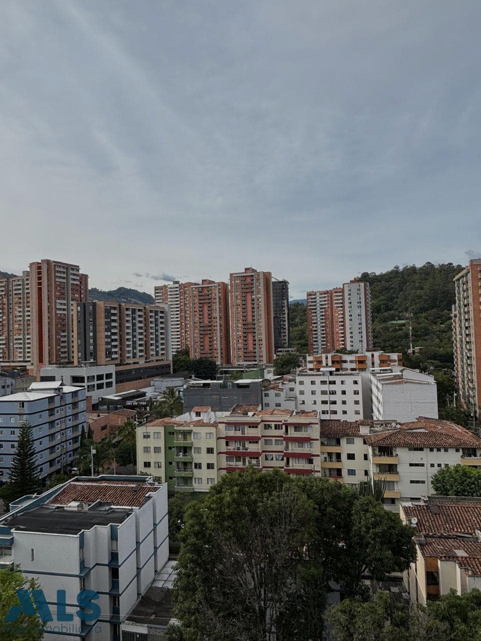 Apartamento en venta en Estadio, Laureles, Medellín — foto 1 de 13