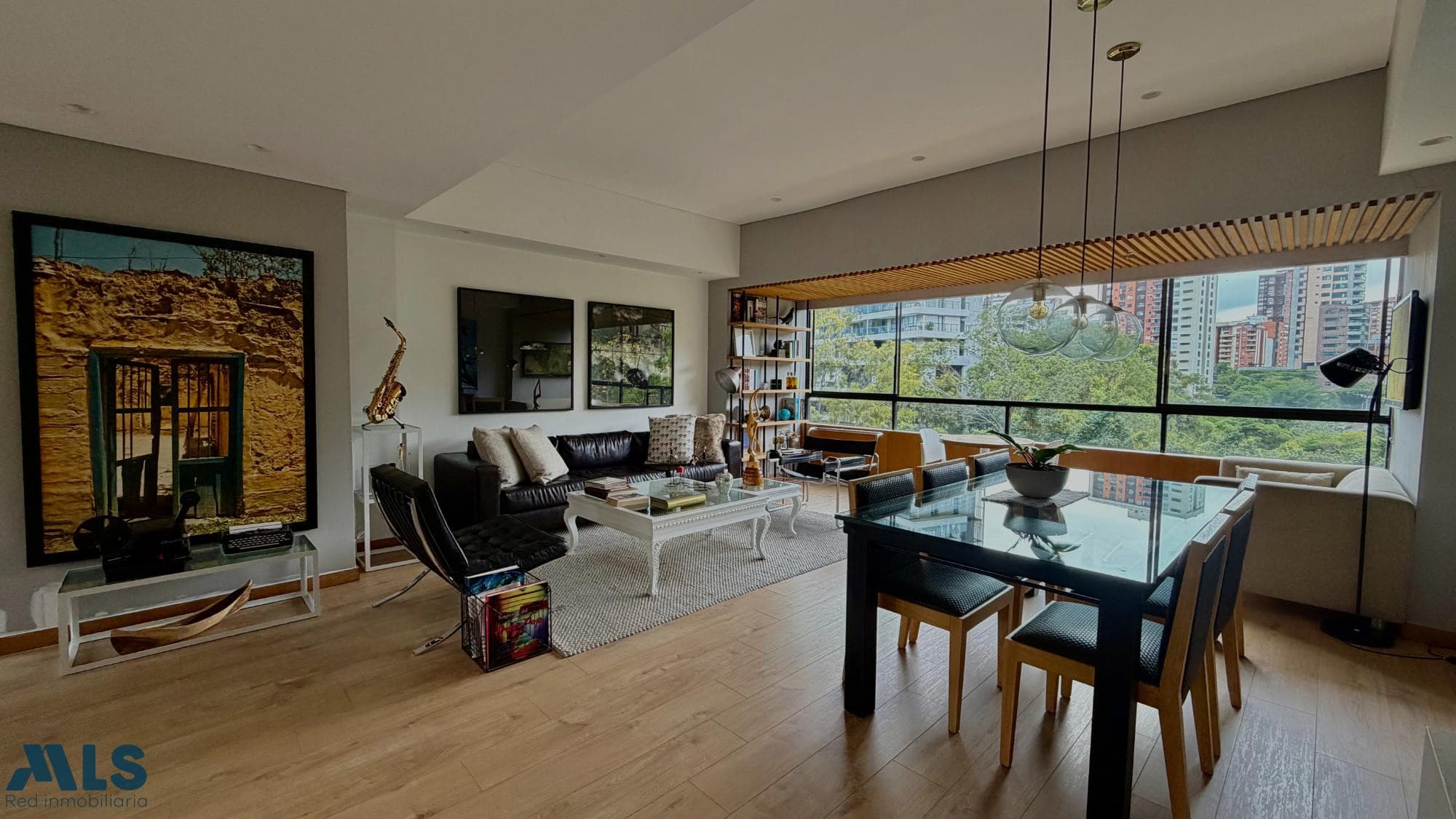 Apartamento en venta en 2, Poblado, Medellín — foto 1 de 18