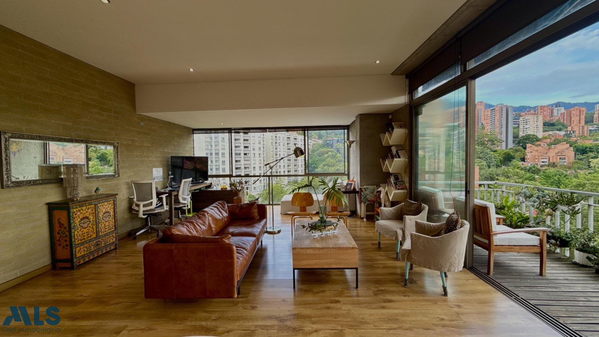 Apartamento en venta en Provenza, Poblado, Medellín — foto 1 de 18