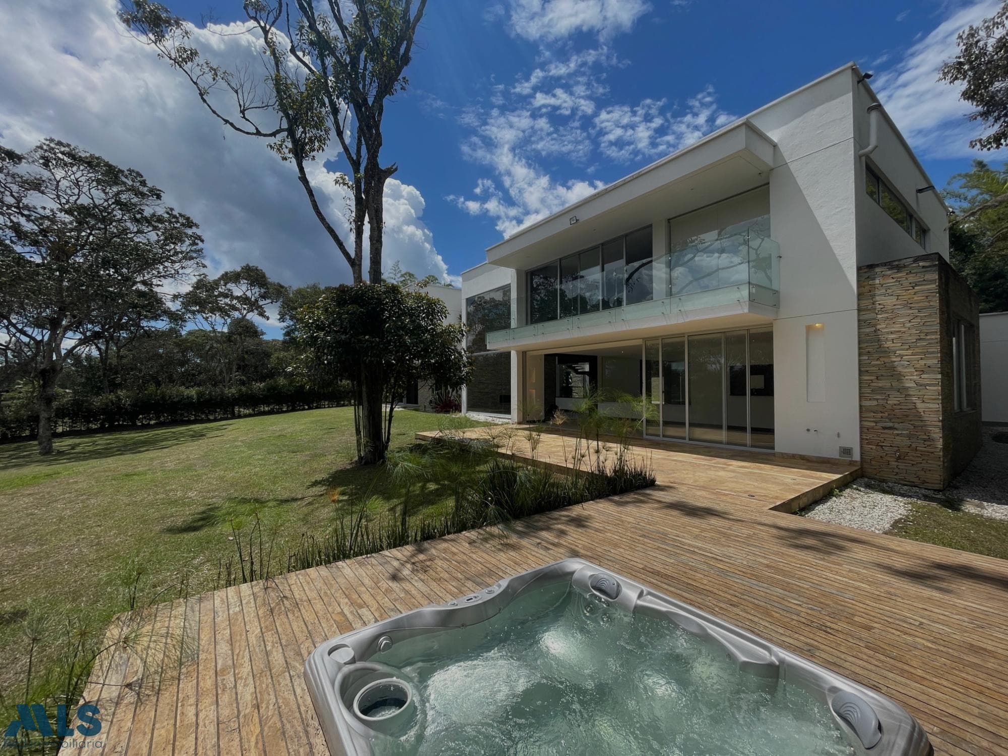 Casa en venta en Llanogrande, Oriente Antioqueño, Rionegro — foto 1 de 25