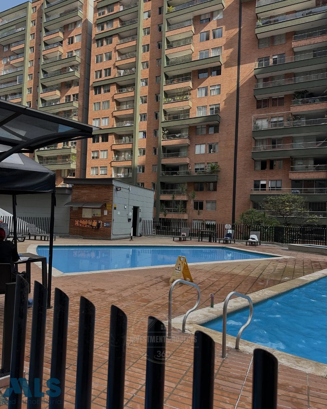 Apartamento en venta en Poblado, Medellín — foto 1 de 17