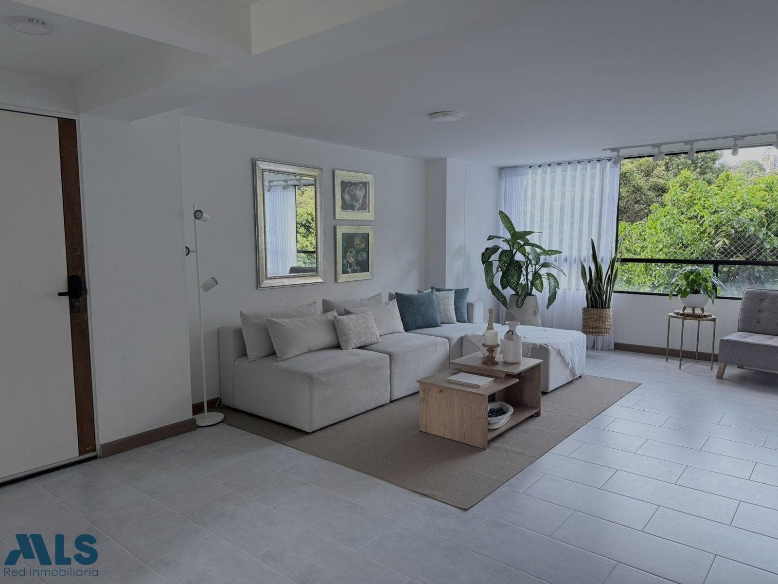 Apartamento en venta en El Campestre, Poblado, Medellín — foto 1 de 29