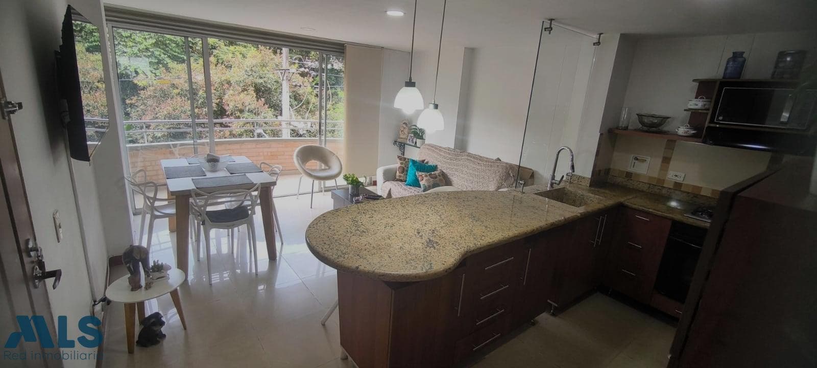 Apartamento en venta en La Castellana, Laureles, Medellín — foto 1 de 12