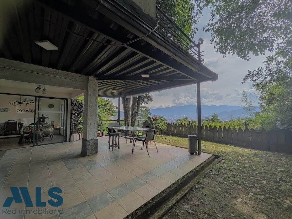 Casa en venta en Los Balsos Nº 1, Poblado, Medellín — foto 1 de 16