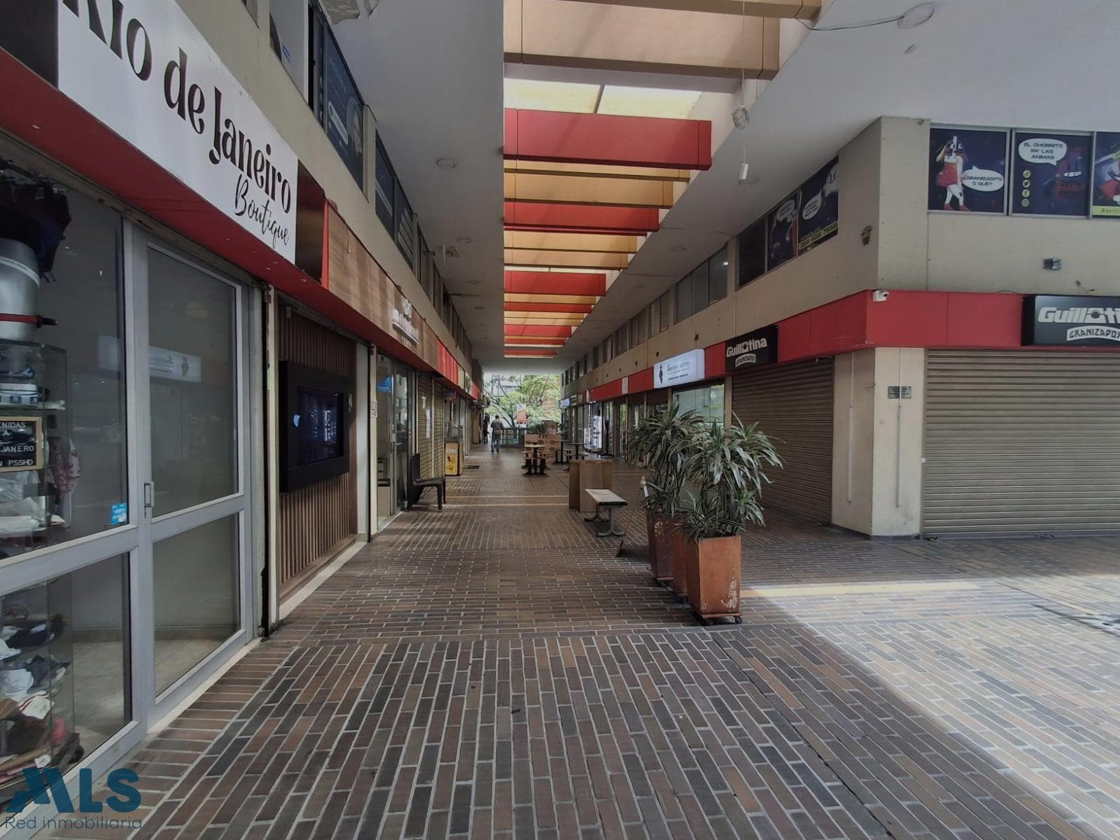 Local Comercial en venta en Los Alpes, Belén Guayabal, Medellín — foto 1 de 10