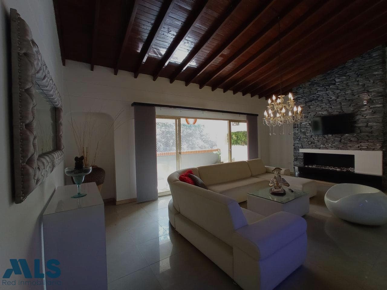 Apartamento en venta en Poblado, Medellín — foto 1 de 25