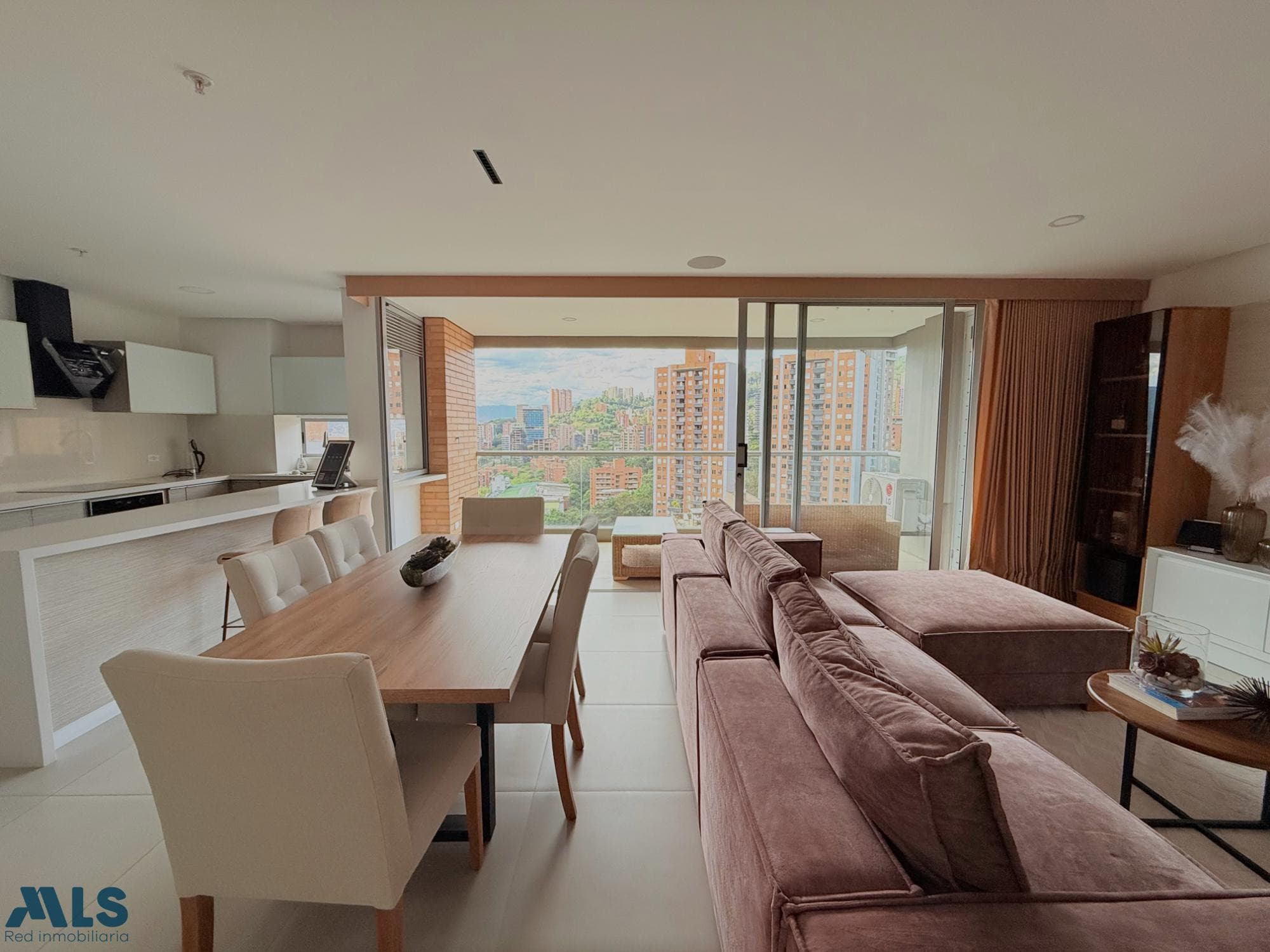 Apartamento en venta en Provenza, Poblado, Medellín — foto 1 de 18