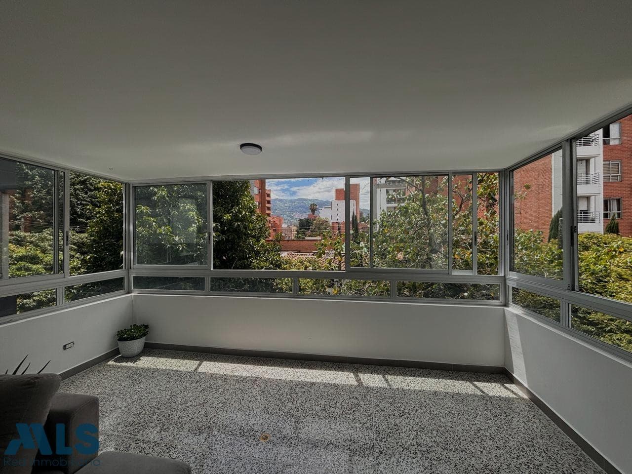 Apartamento en venta en Nogal, Laureles, Medellín — foto 1 de 16