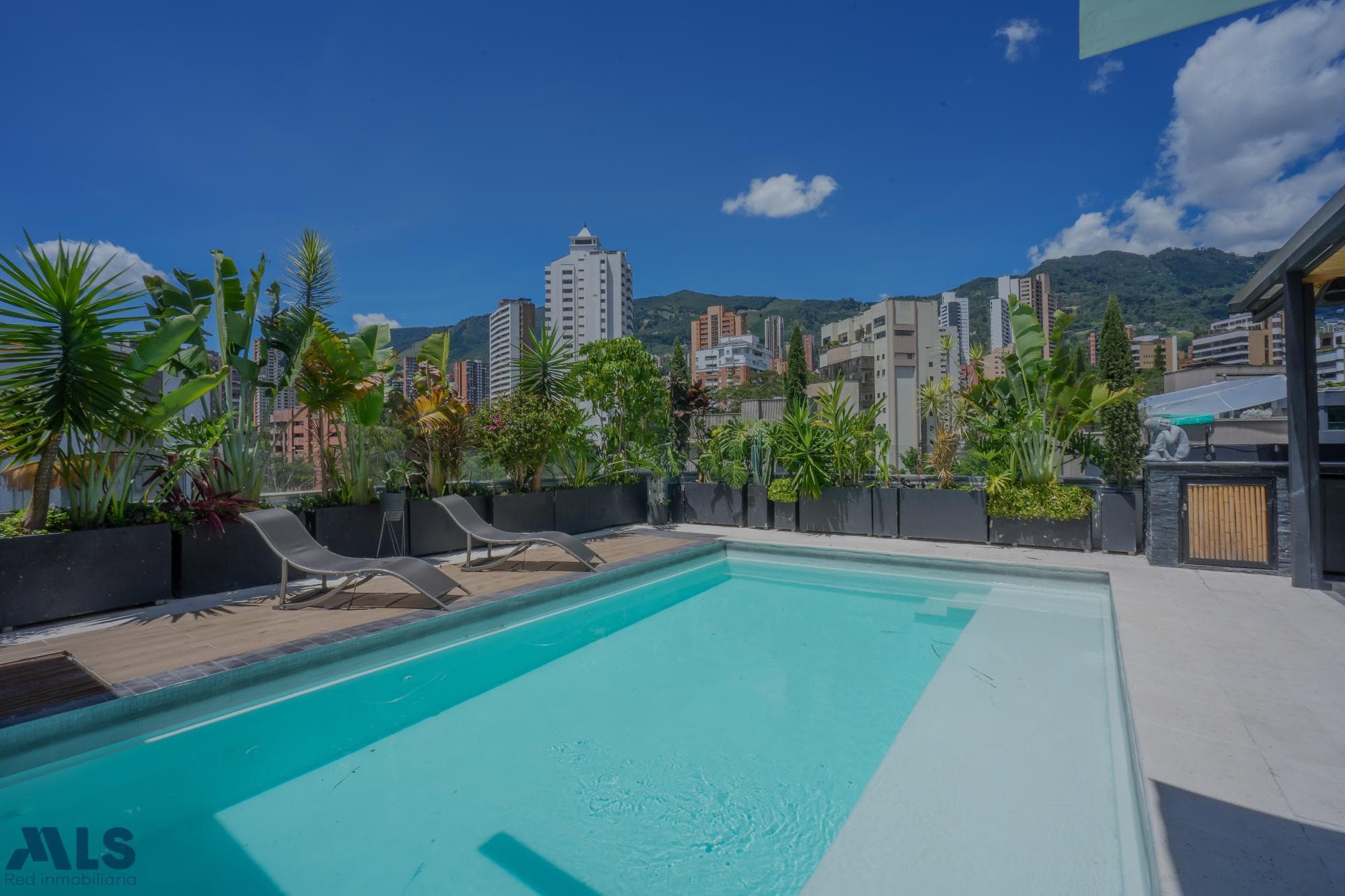 Apartamento en venta en San Lucas, Poblado, Medellín — foto 1 de 21