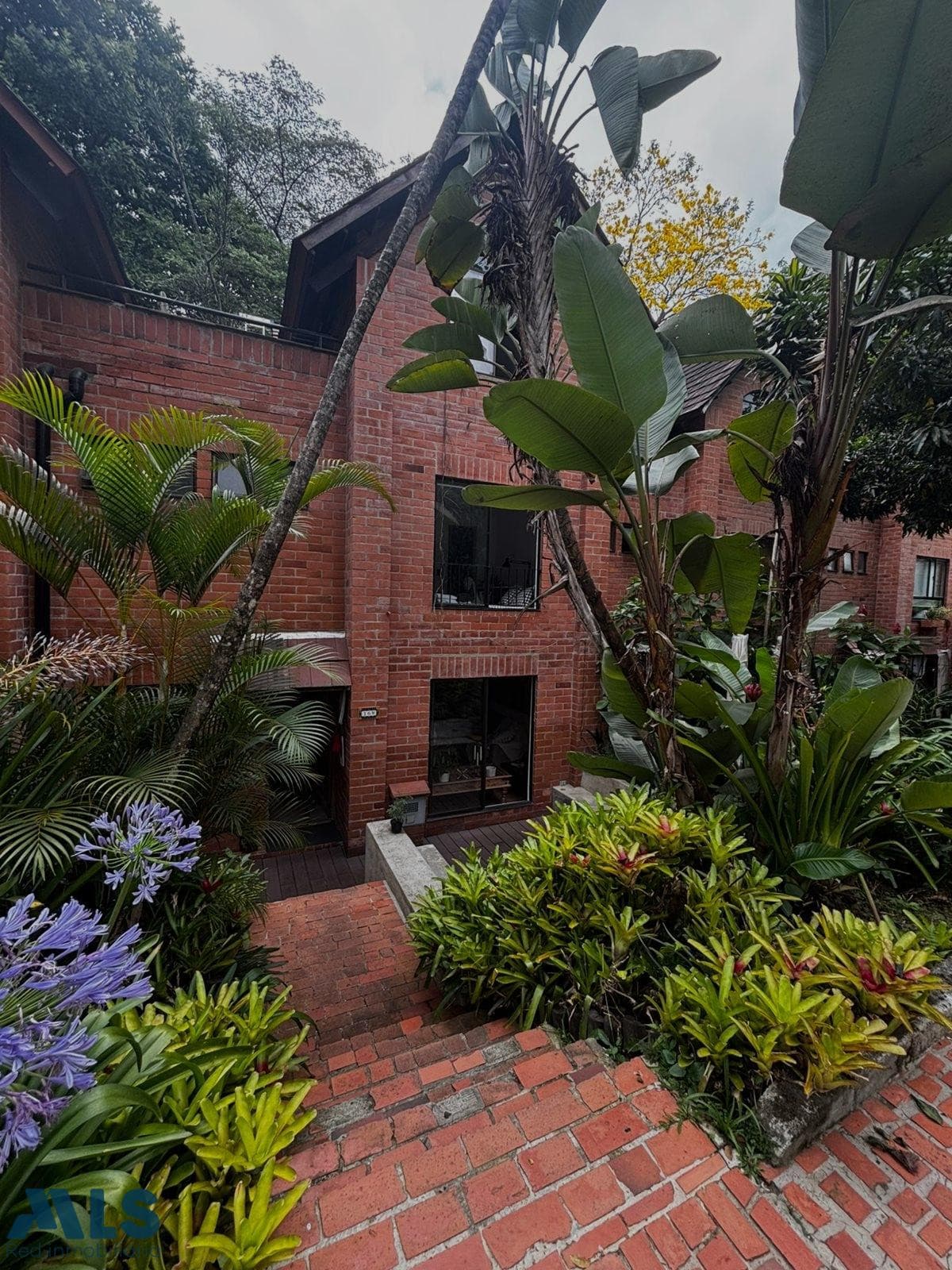Casa en venta en Loma De Las Brujas, Aburra Sur, Envigado — foto 1 de 12