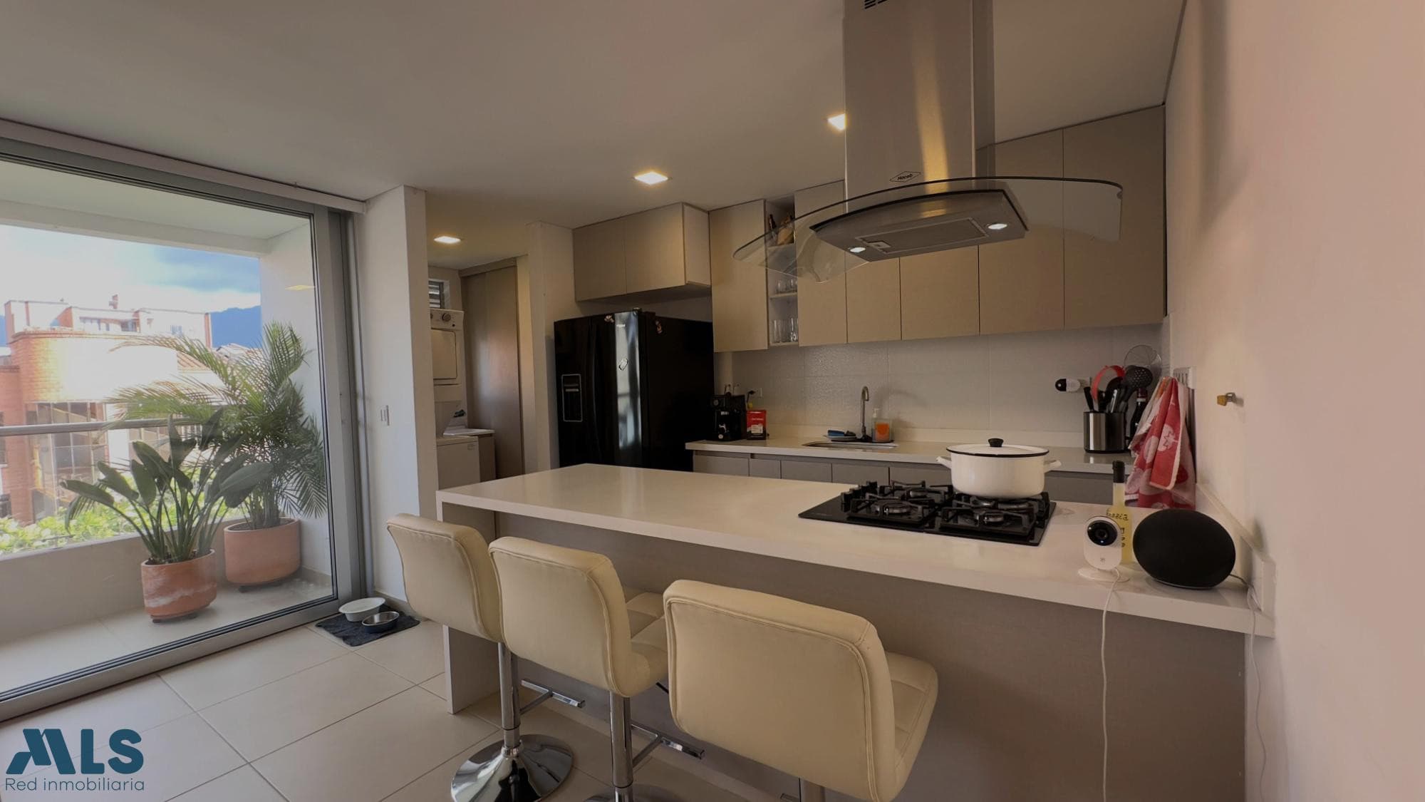 Apartamento en venta en Estadio, Laureles, Medellín — foto 1 de 31