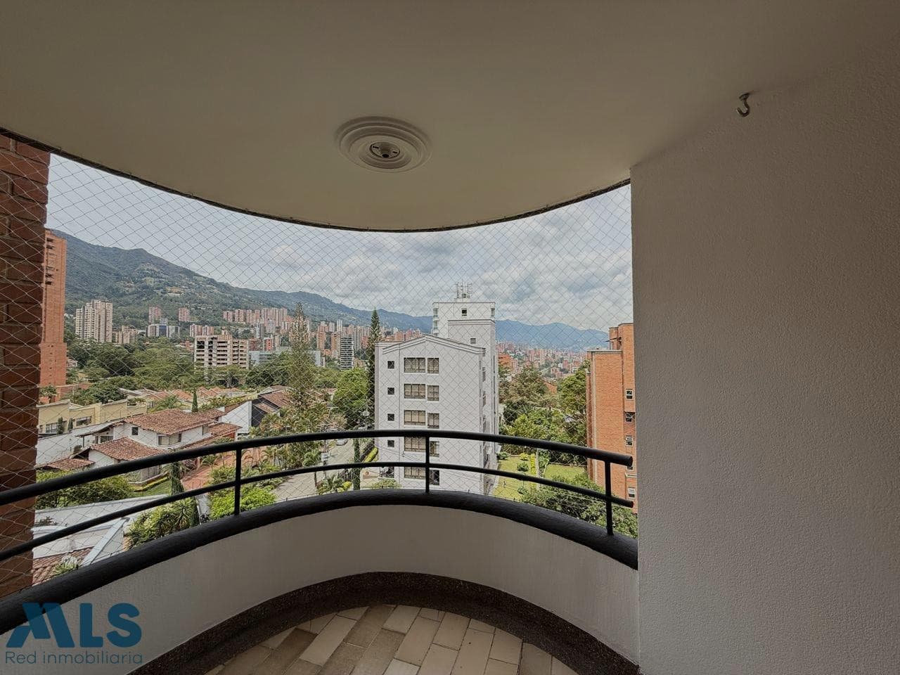 Apartamento en venta en Las Palmas, Poblado, Medellín — foto 1 de 12