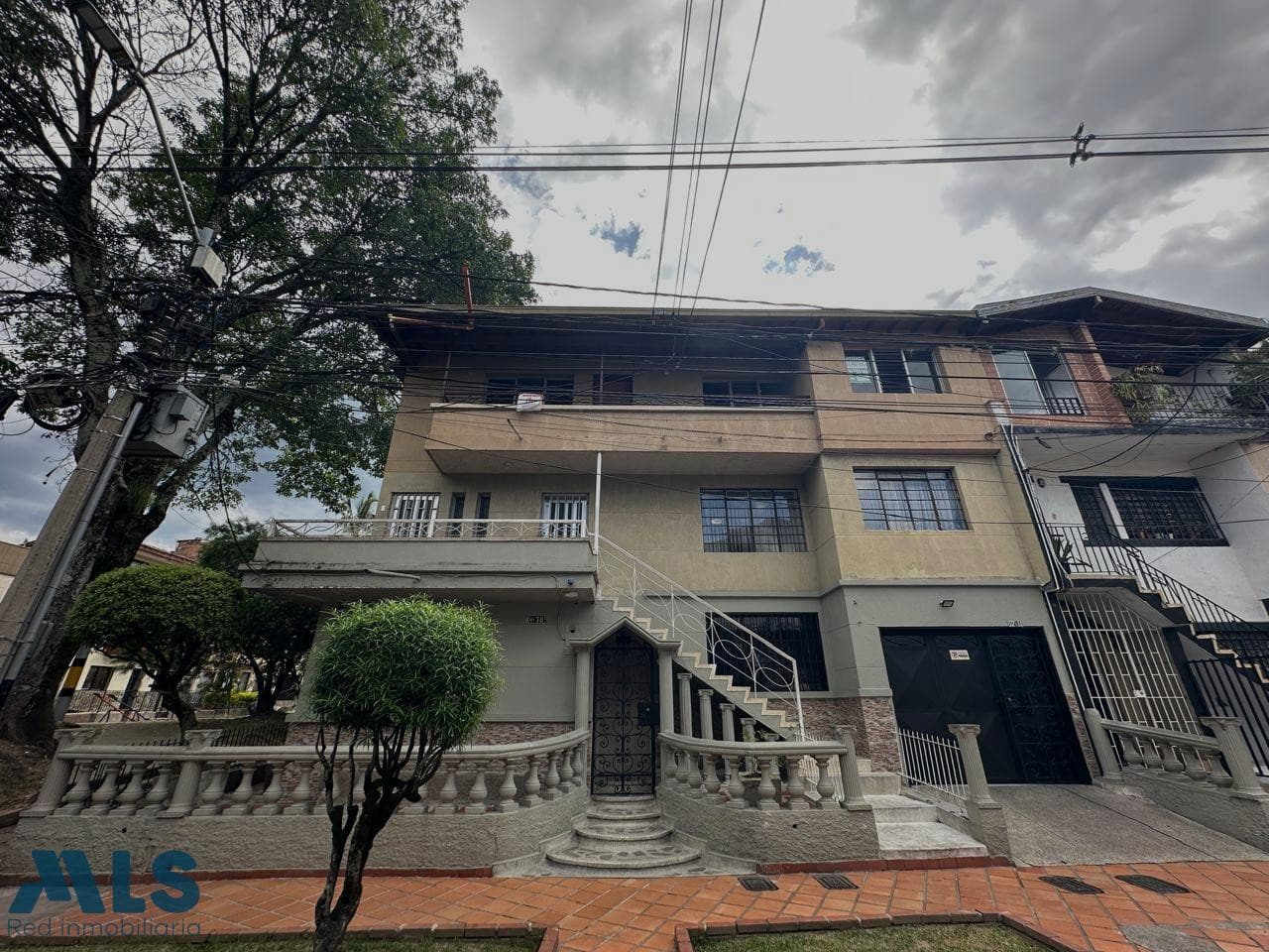 Casa en venta en Miravalle, Belén Guayabal, Medellín — foto 1 de 13