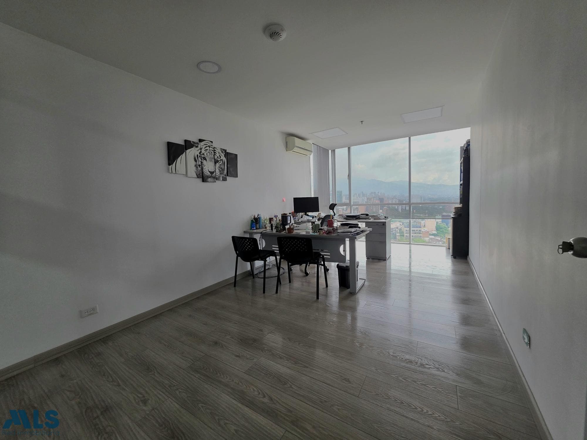 Oficina en venta en Manila, Poblado, Medellín — foto 1 de 23