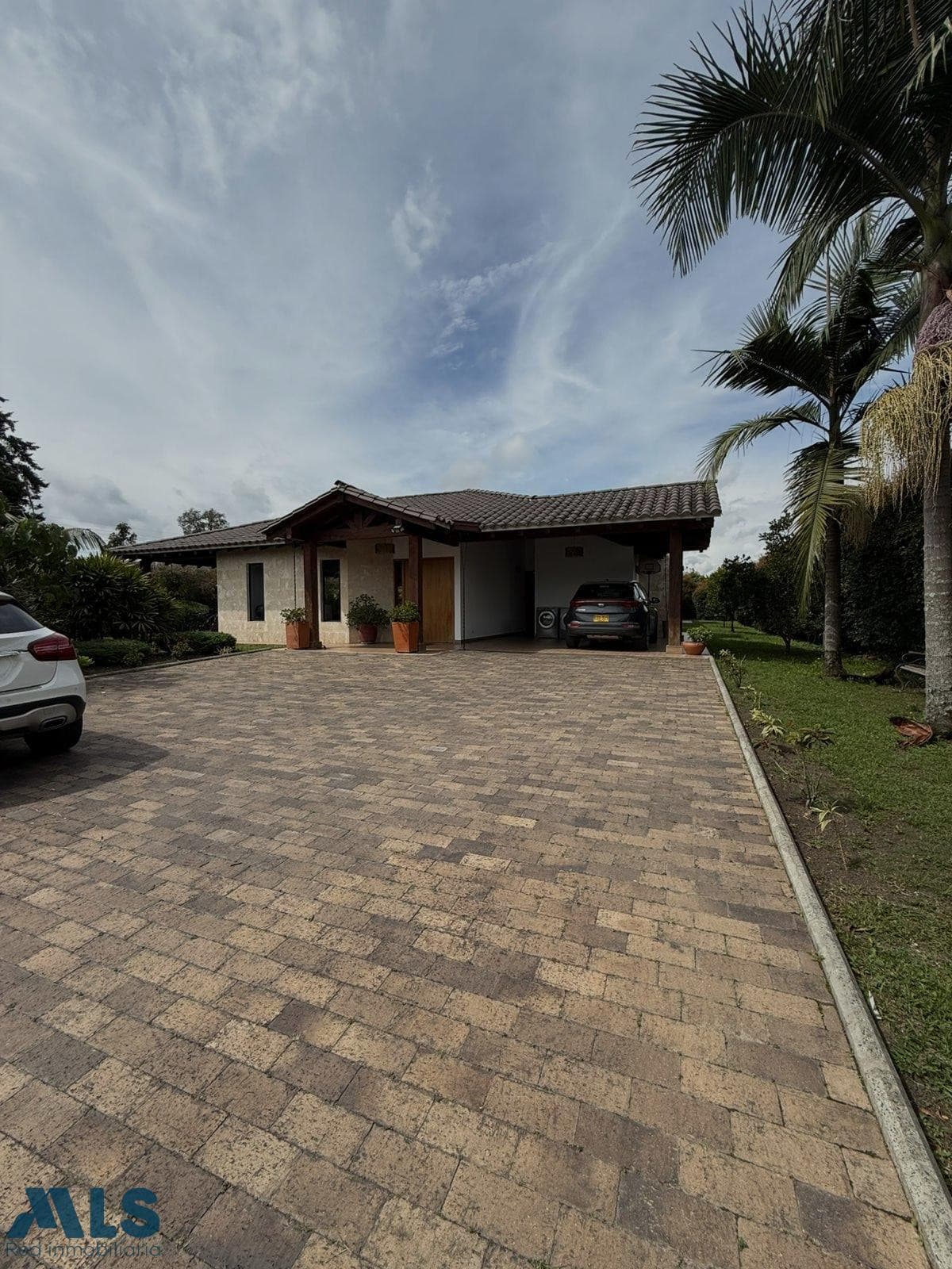 Casa en venta en V. Vilachuaga, Oriente Antioqueño, Rionegro — foto 1 de 14