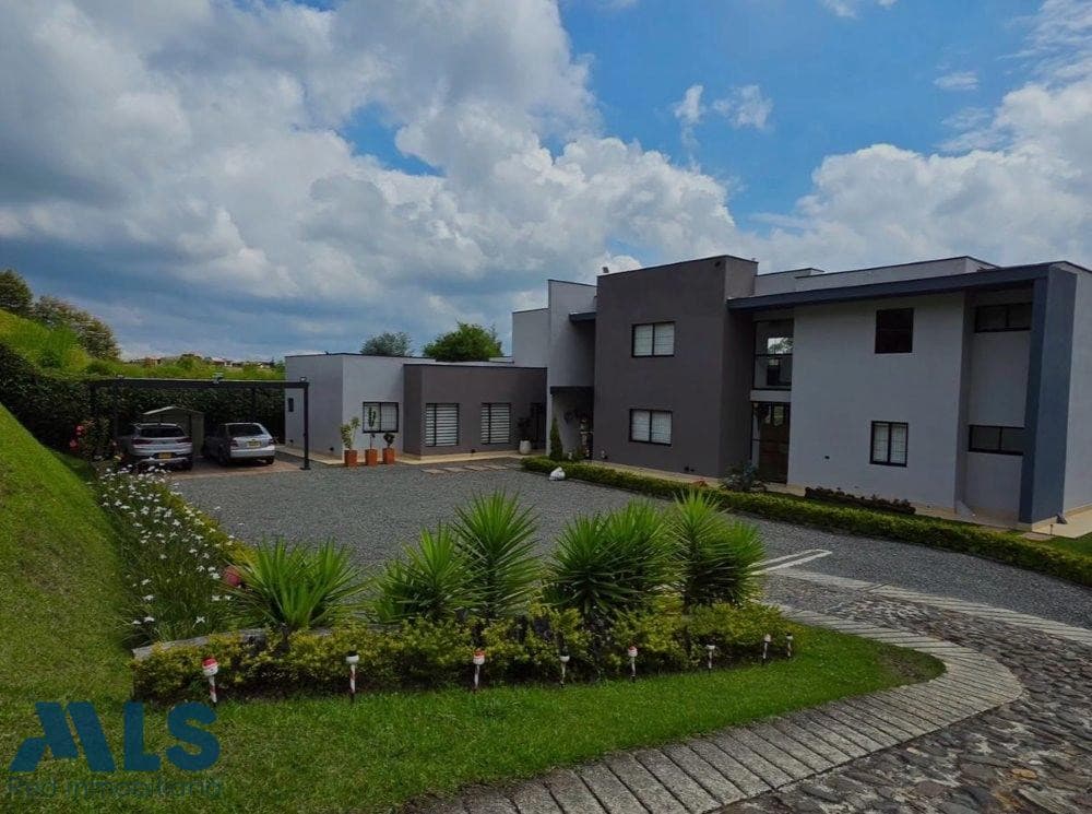 Finca Recreativa en venta en Centro, Oriente Antioqueño, Guarne — foto 1 de 24