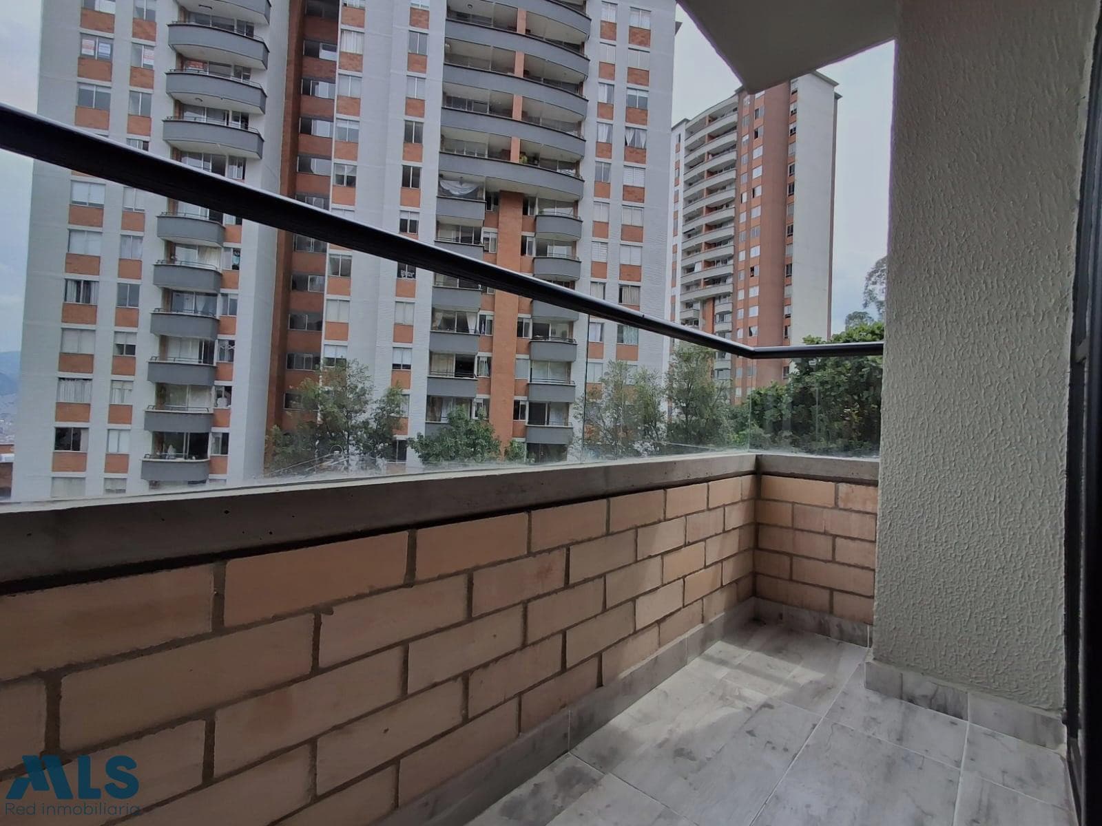 Apartamento en venta en Loma Del Indio, Poblado, Medellín — foto 1 de 18