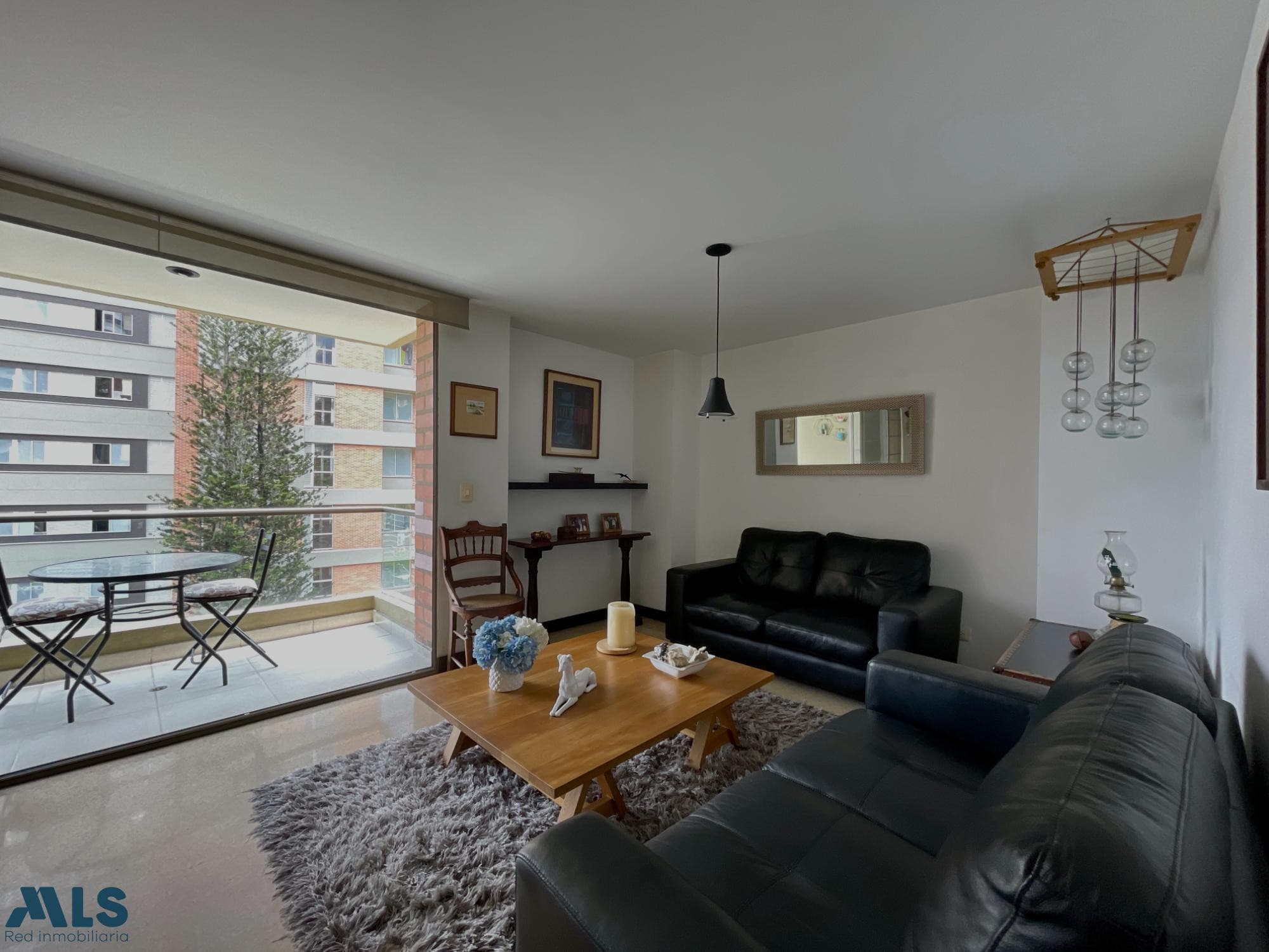 Apartamento en venta en Alejandría, Poblado, Medellín — foto 1 de 9