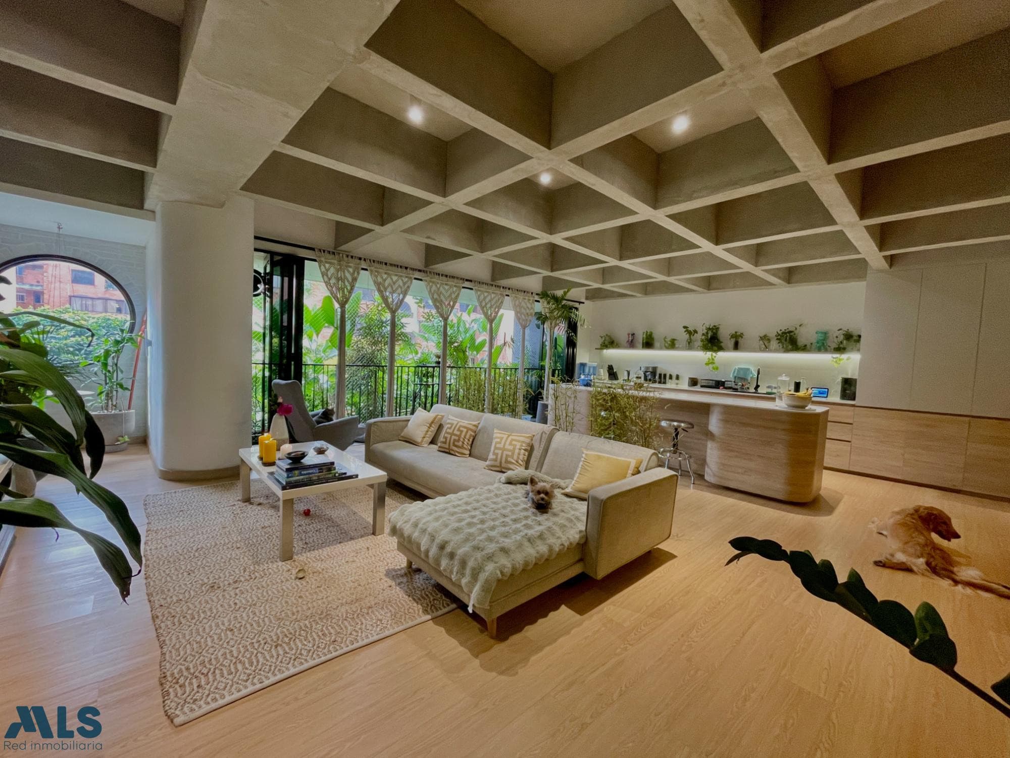 Apartamento en venta en Santa Teresita, Laureles, Medellín — foto 1 de 33