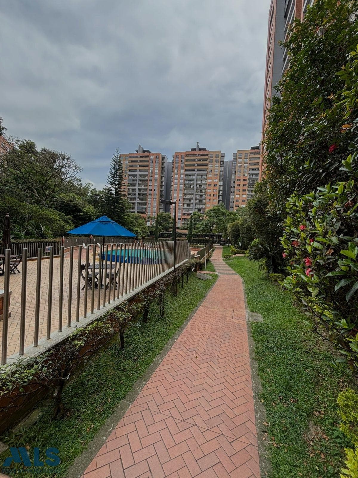 Apartamento en venta en La Frontera, Aburra Sur, Envigado — foto 1 de 23