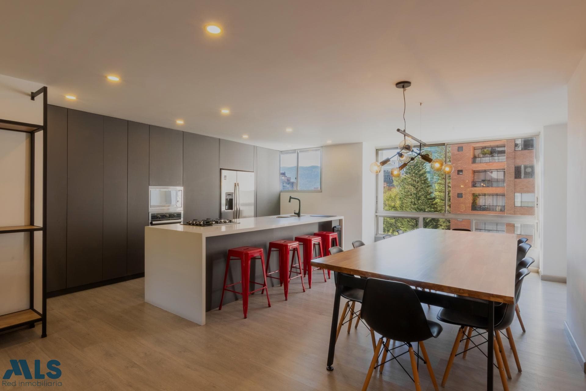 Apartamento en venta en Patio Bonito, Poblado, Medellín — foto 1 de 41