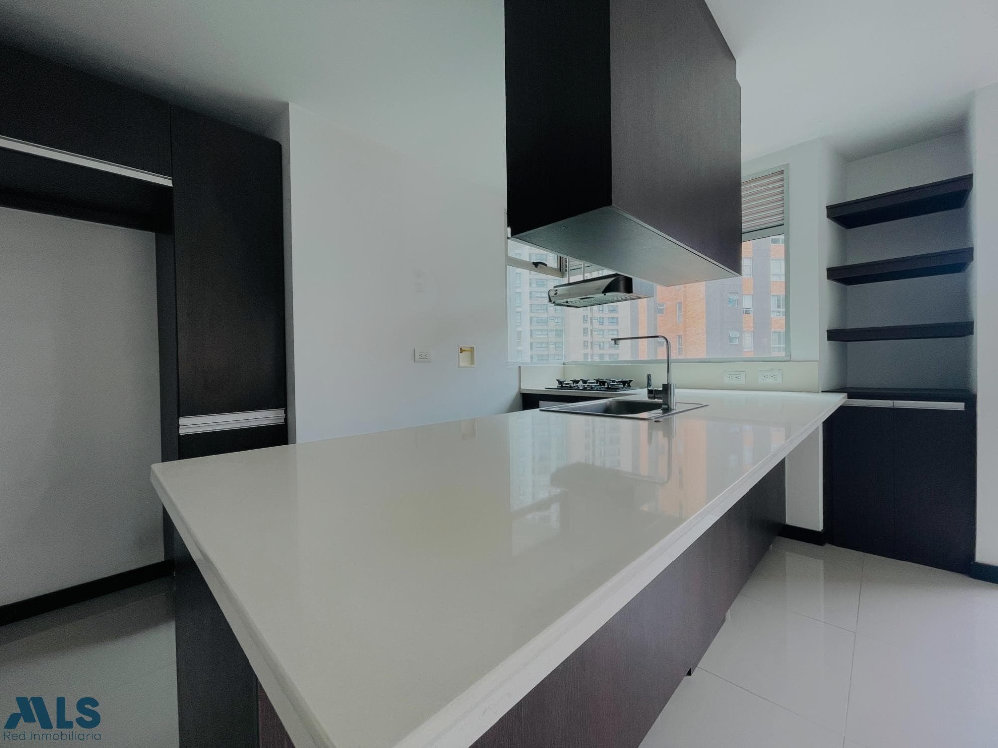 Apartamento en venta en Santa Maria De Los Angeles, Poblado, Medellín — foto 1 de 17