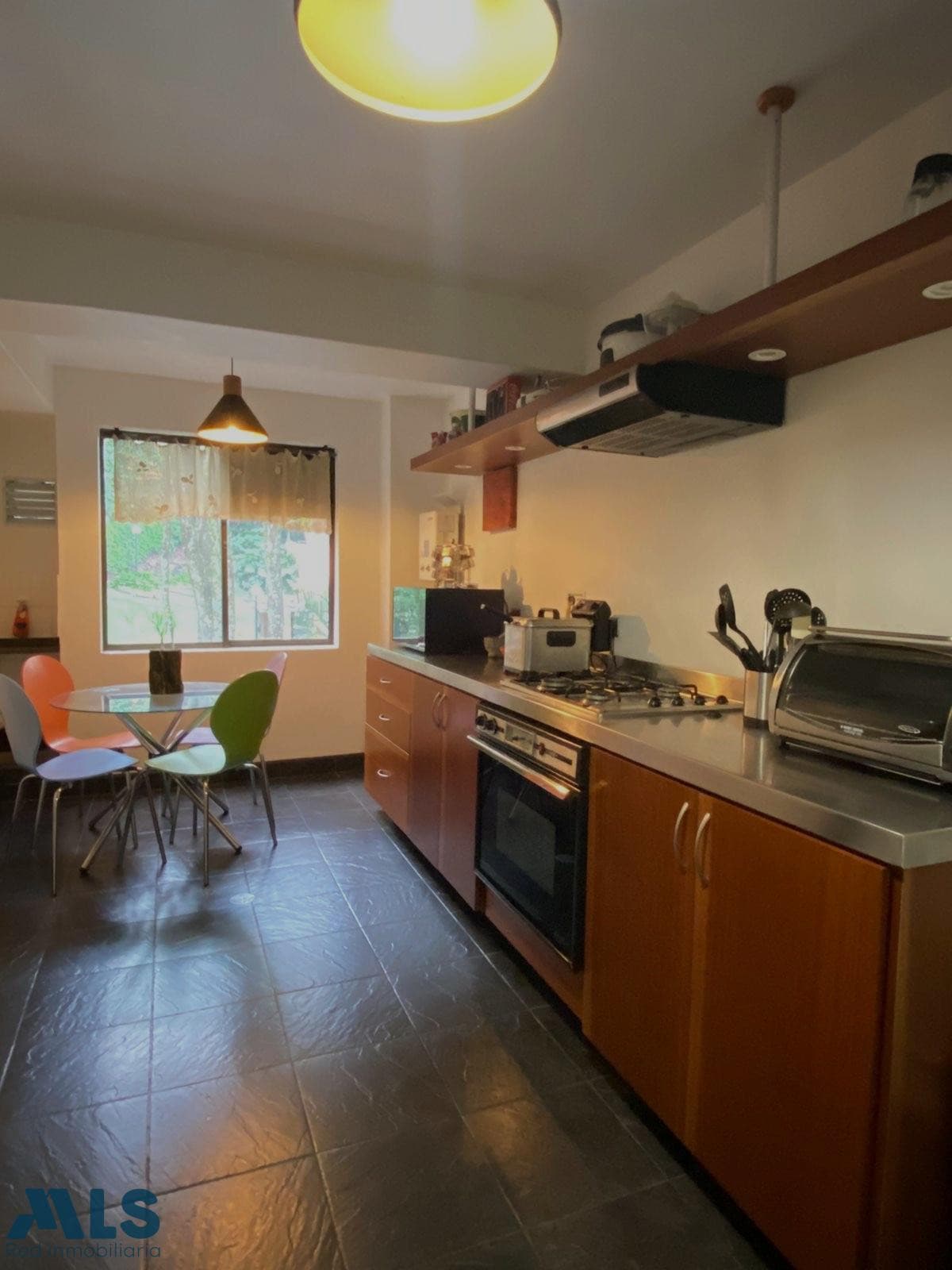 Apartamento en venta en Poblado, Medellín — foto 1 de 18