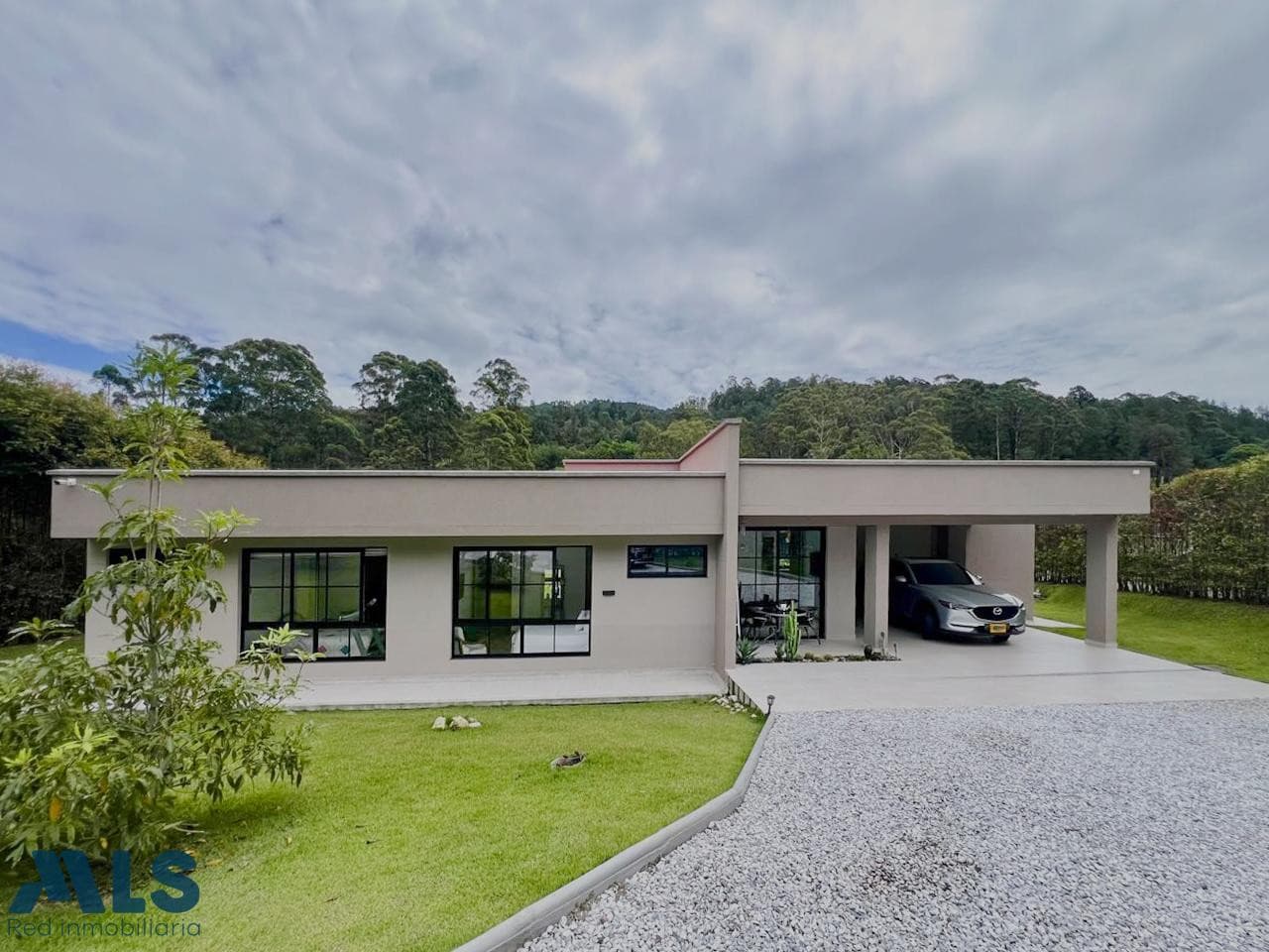 Casa en venta en V. Guayabito, Oriente Antioqueño, Rionegro — foto 1 de 28