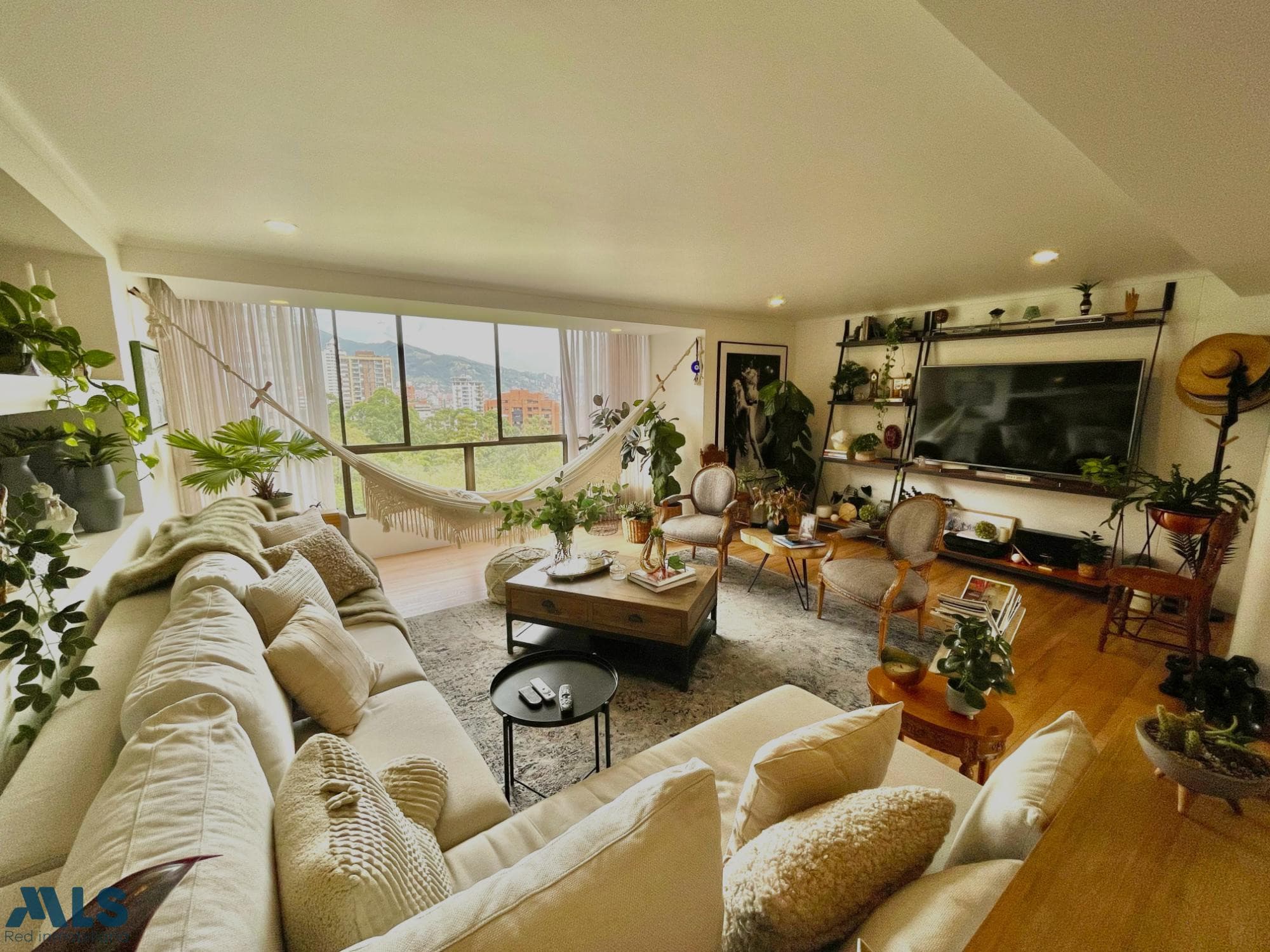 Apartamento en venta en Los Balsos Nº 1, Poblado, Medellín — foto 1 de 30