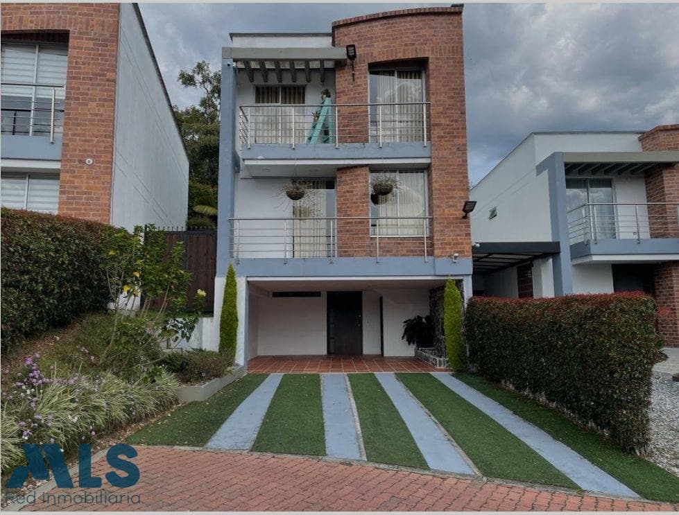 Casa en venta en Urbano, Oriente Antioqueño, El Retiro — foto 1 de 27