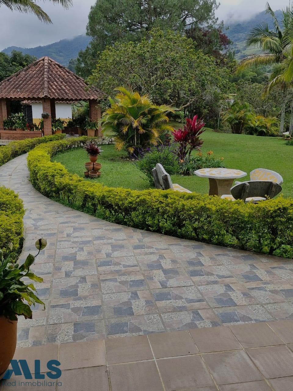 Finca Recreativa en venta en V. Chiquinquira, Oriente Antioqueño, El Peñol — foto 1 de 46