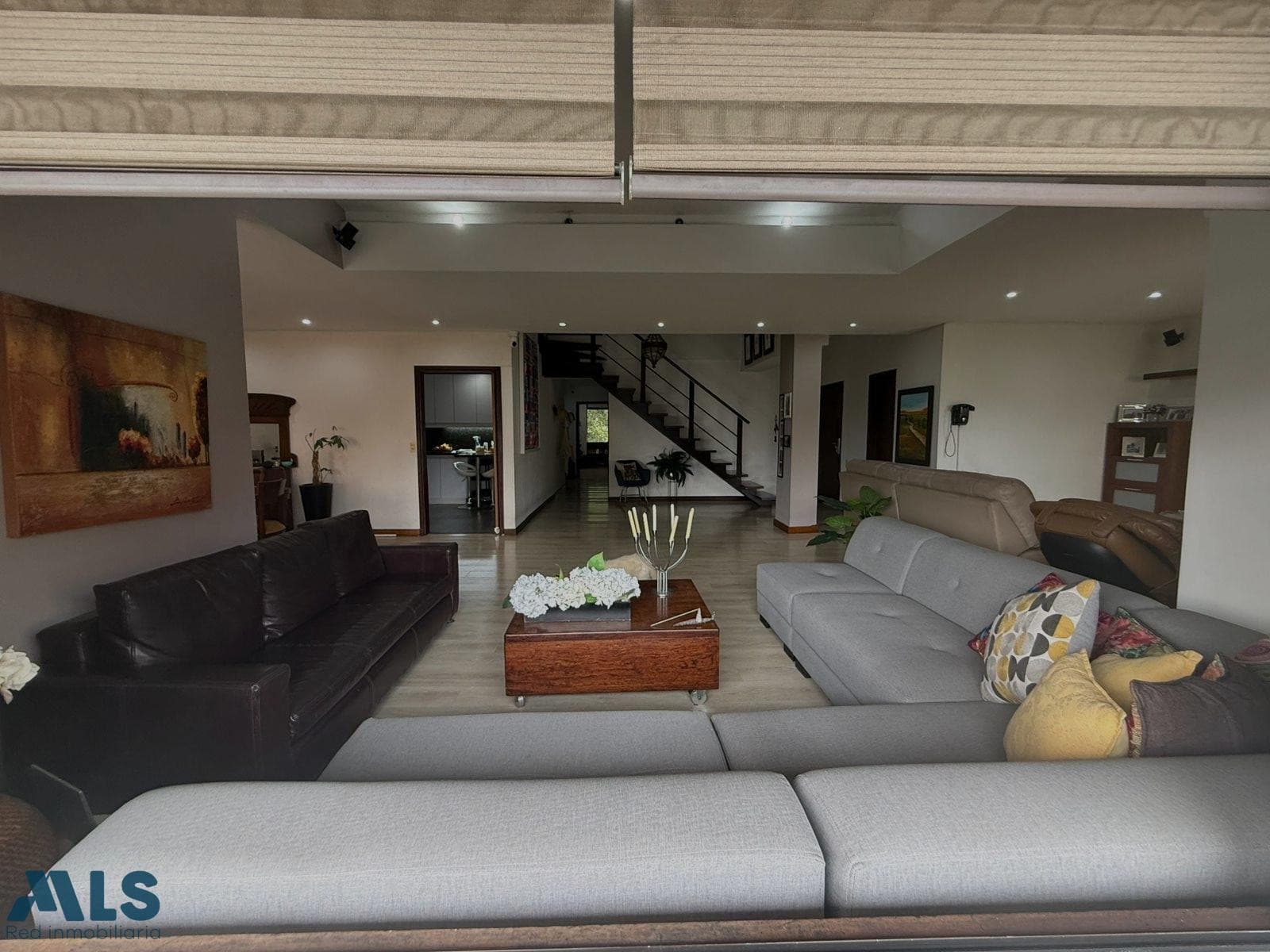 Apartamento en venta en La Tomatera, Poblado, Medellín — foto 1 de 19