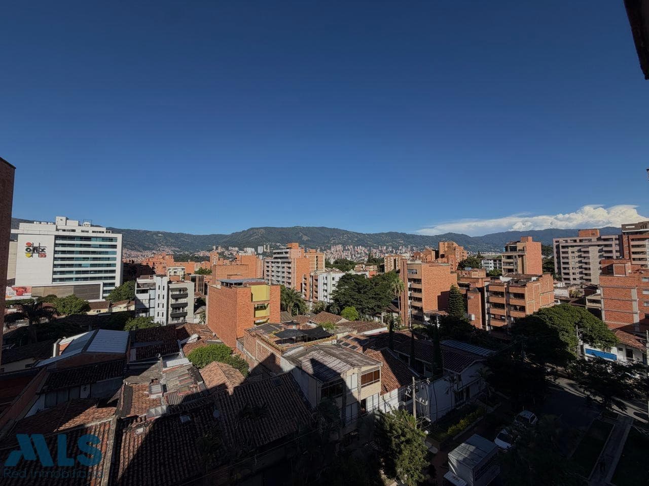 Apartamento en venta en La Castellana, Laureles, Medellín — foto 1 de 23