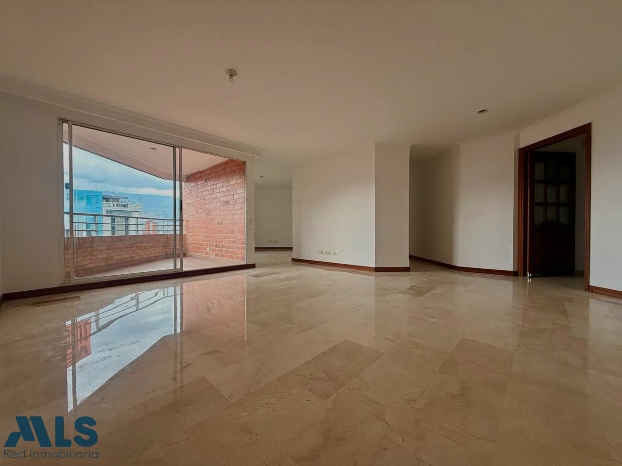 Apartamento en venta en Laureles, Medellín — foto 1 de 16