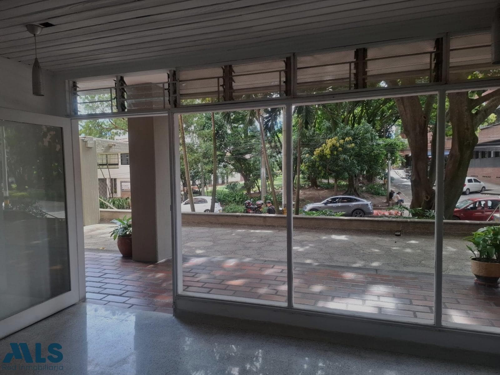 Local Comercial en venta en Suramericana, Laureles, Medellín — foto 1 de 9