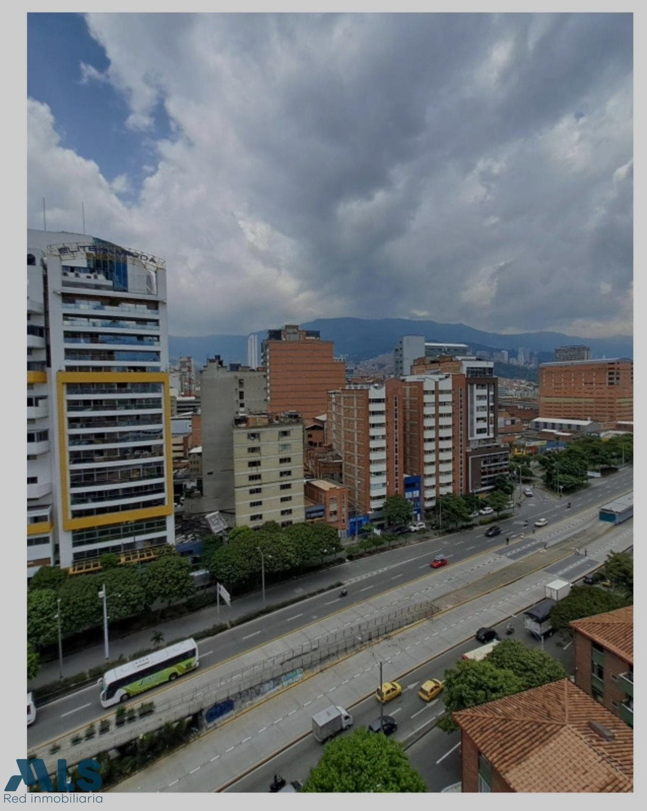 Apartamento en venta en La Candelaria, Centro, Medellín — foto 1 de 17