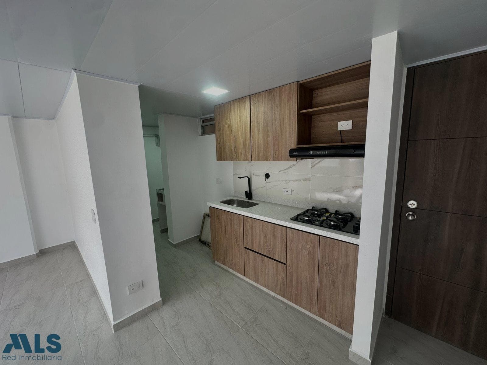 Apartamento en venta en Loma Del Indio, Poblado, Medellín — foto 1 de 18