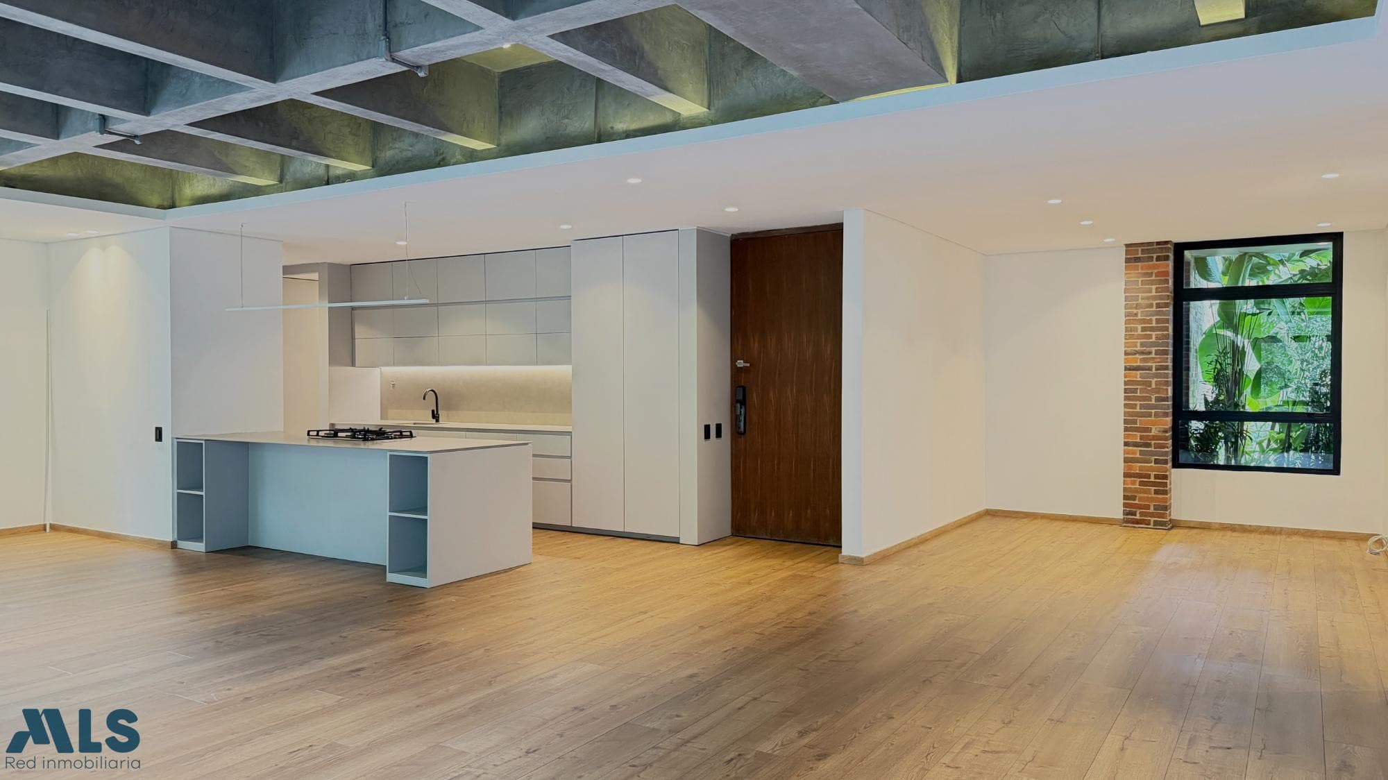 Apartamento en venta en El Campestre, Poblado, Medellín — foto 1 de 21