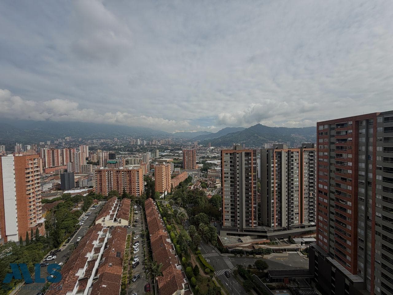 Apartamento en venta en Asdesillas, Aburra Sur, Sabaneta — foto 1 de 37