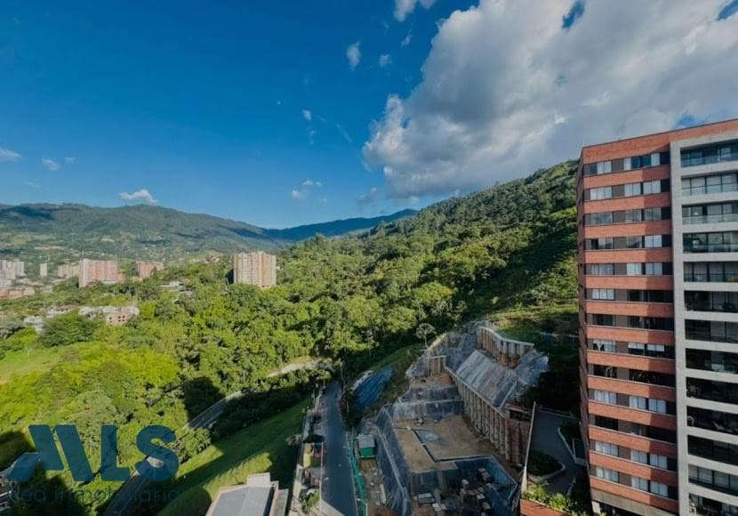 Apartamento en venta en El Trianón, Aburra Sur, Envigado — foto 1 de 18