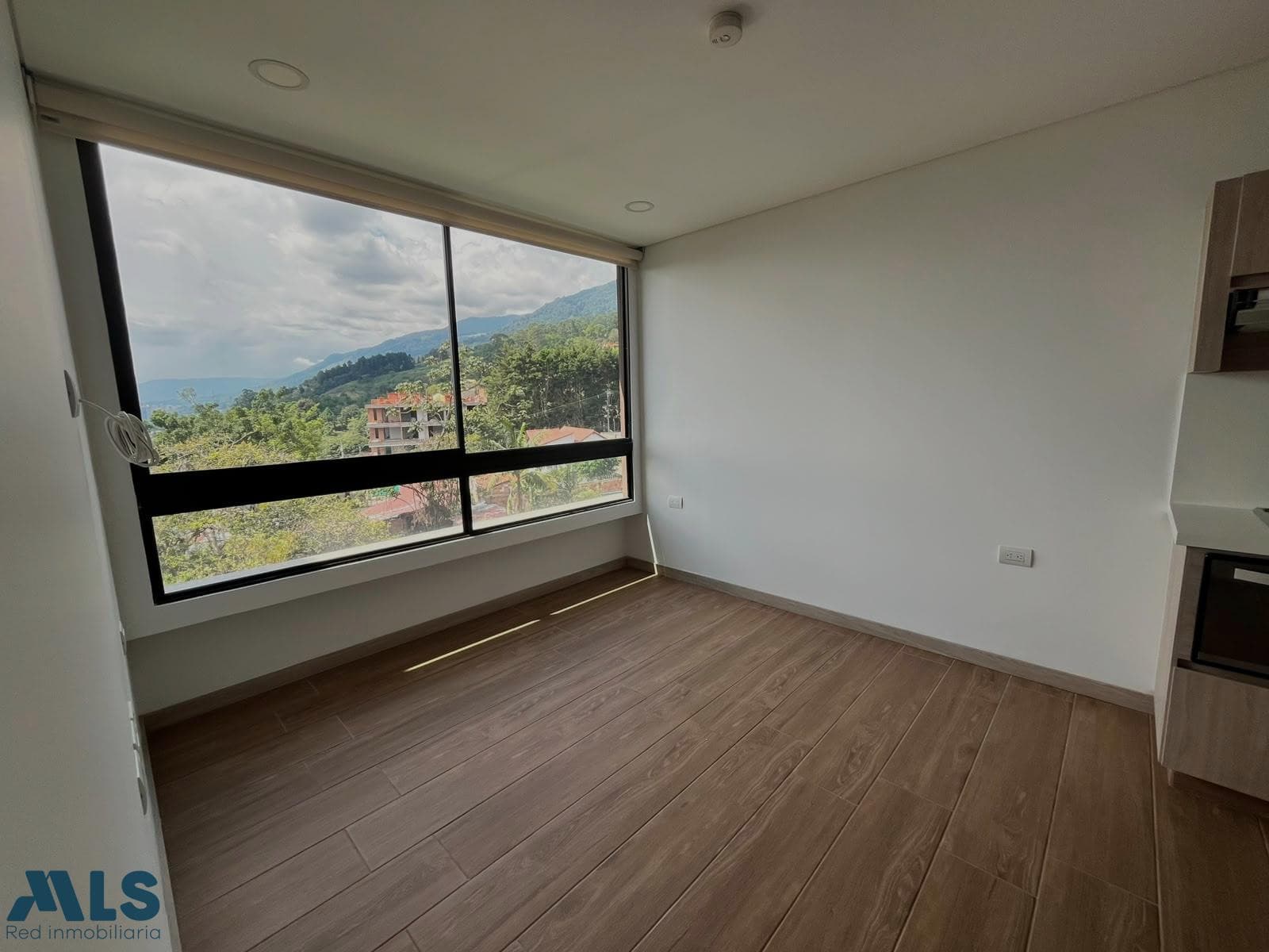 Apartamento en venta en Loma Del Escobero, Aburra Sur, Envigado — foto 1 de 24