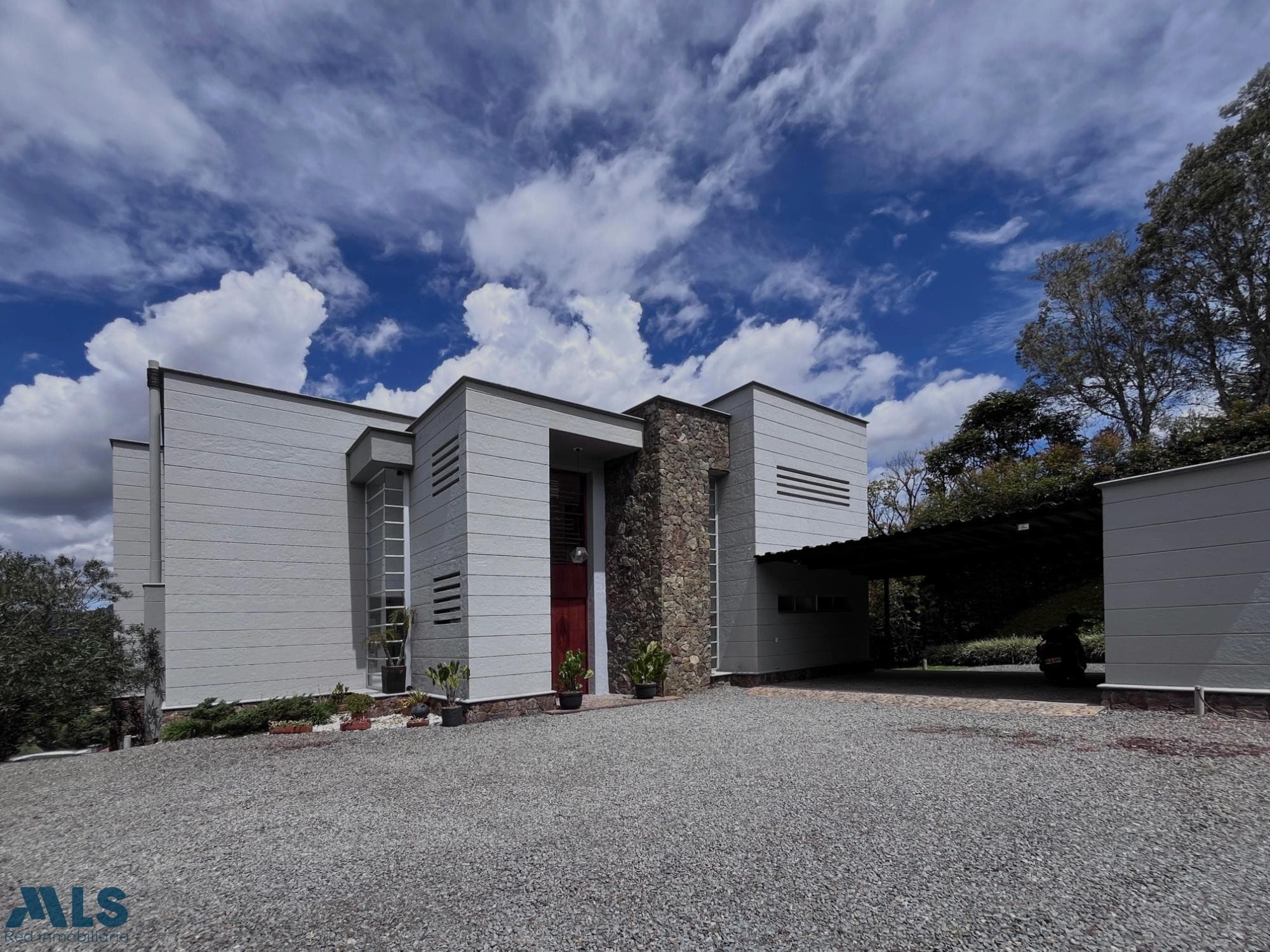 Casa en venta en V. El Tablazo, Oriente Antioqueño, Rionegro — foto 1 de 35