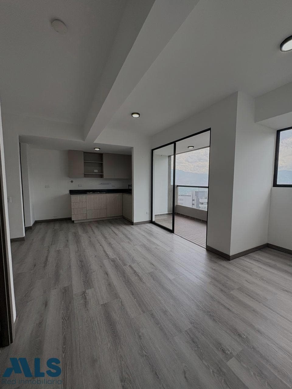 Apartamento en venta en Poblado, Medellín — foto 1 de 8