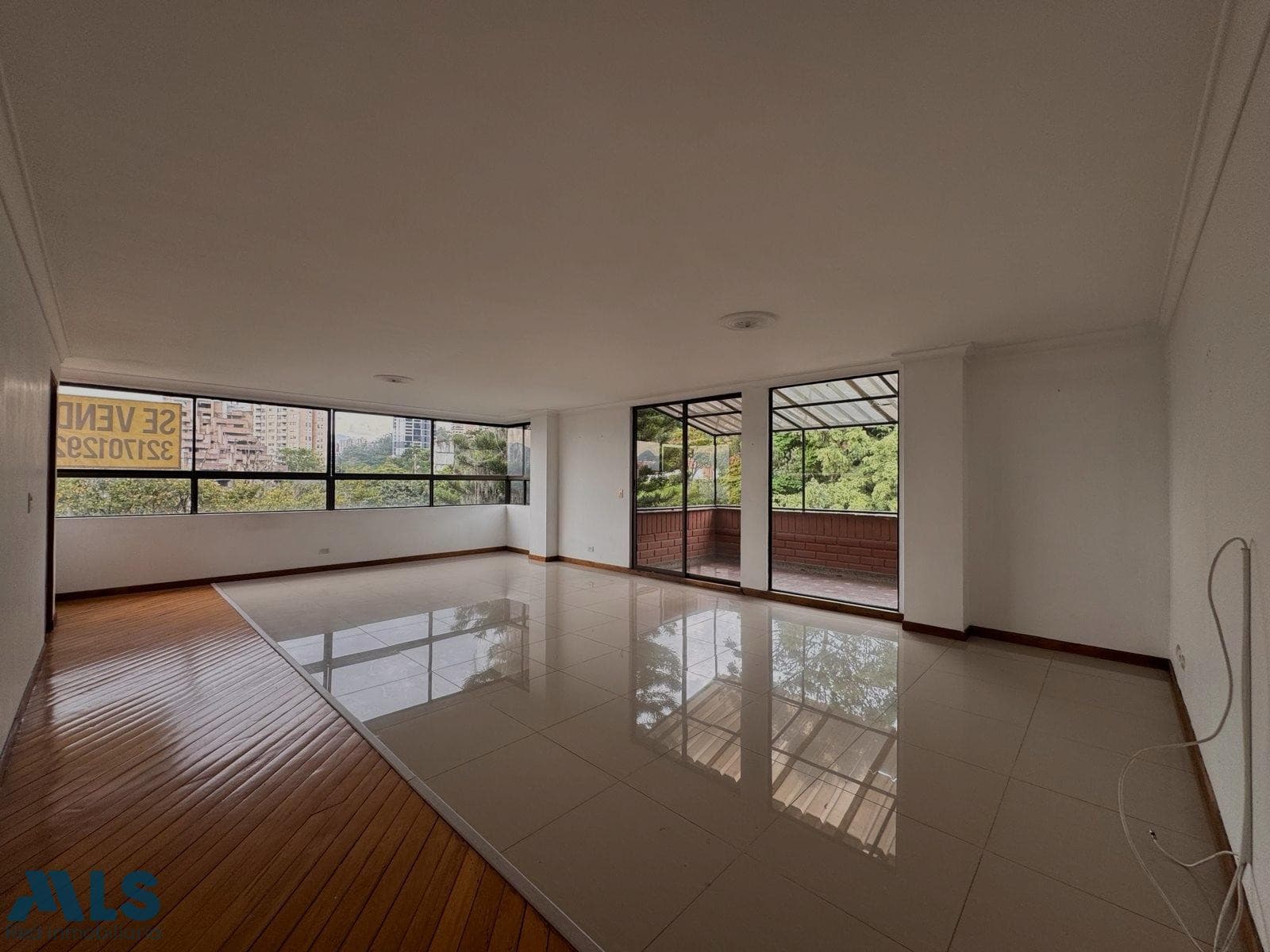 Apartamento en venta en Poblado, Medellín — foto 1 de 26