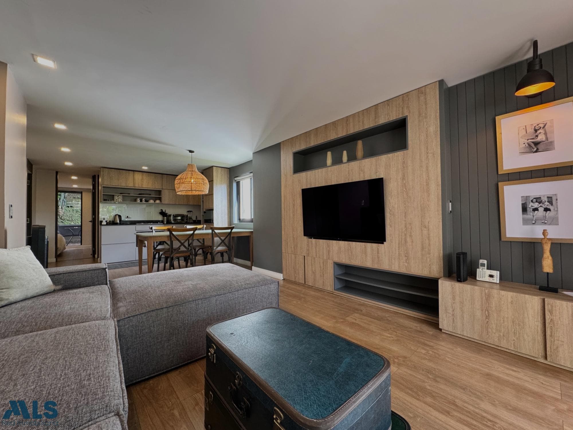 Apartamento en venta en Provenza, Poblado, Medellín — foto 1 de 37