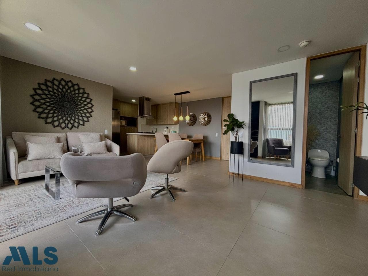 Apartamento en venta en Las Palmas, Poblado, Medellín — foto 1 de 19